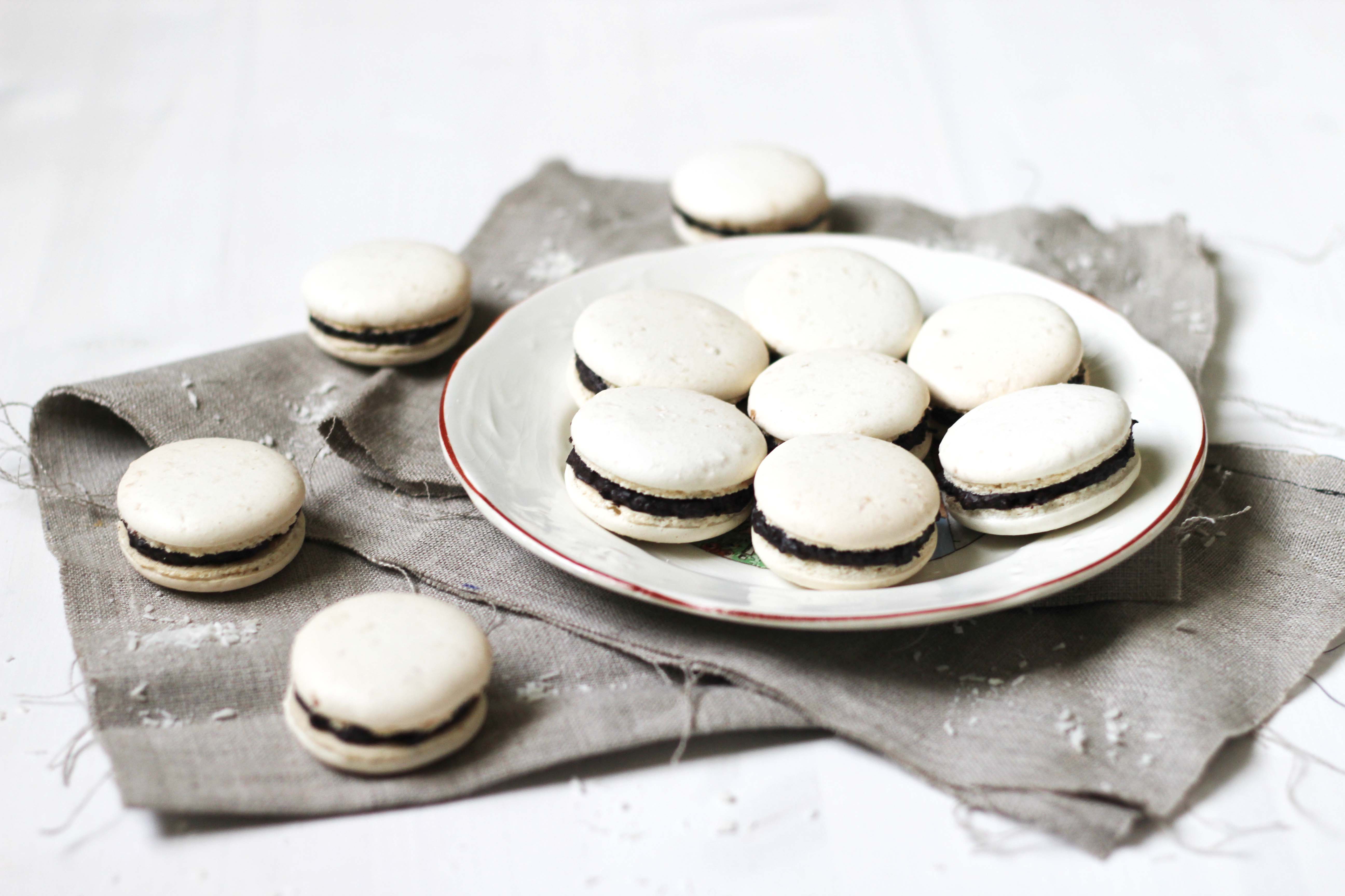 Macarons au chocolat et à la noix de coco
